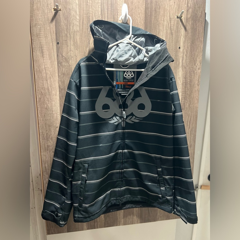 686 Men's Striped Jacket Snowboarding Tag Softshell Black Gray - Picture 3 of 7